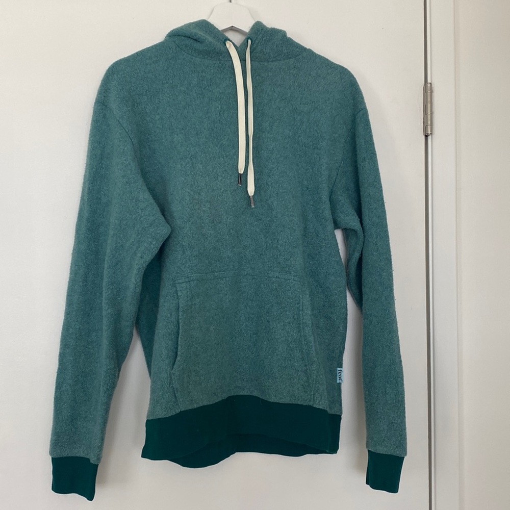 Feat sweatshirt size M